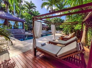 Outdoor pool, open 9:00 AM to 10:00 PM, pool umbrellas, pool loungers - Taman Búzios Hotel (Búzios)