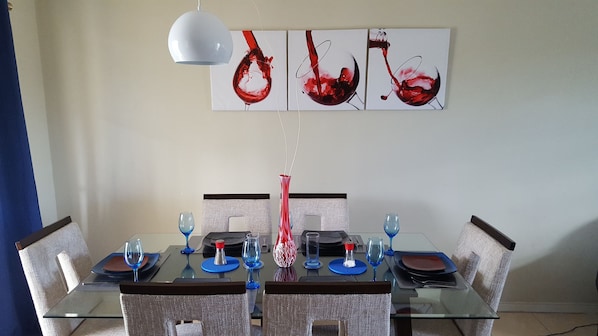 Appartement Prestige, 2 chambres, vue sur la montagne | Repas dans la chambre