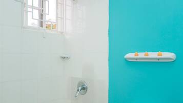 Family House, 2 Bedrooms, 2 Bathrooms, Beach View | Bathroom | Combined shower/tub, free toiletries, hair dryer, towels