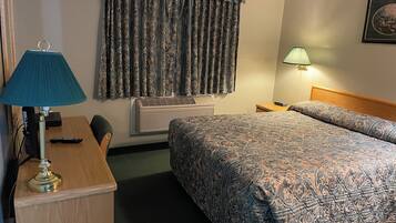 Habitació estàndard, 1 llit de matrimoni | Planxa i posts de planxar, wifi gratuïta i roba de llit