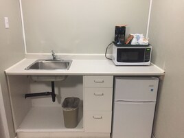 客房, 1 张大床 | 熨斗/熨板、免费 WiFi、床单