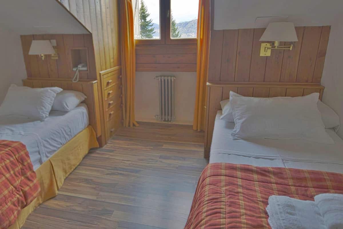 1 bedroom, in-room safe, desk, soundproofing