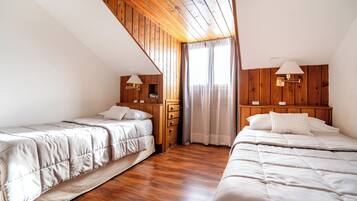 Caja de seguridad en la habitación y escritorio