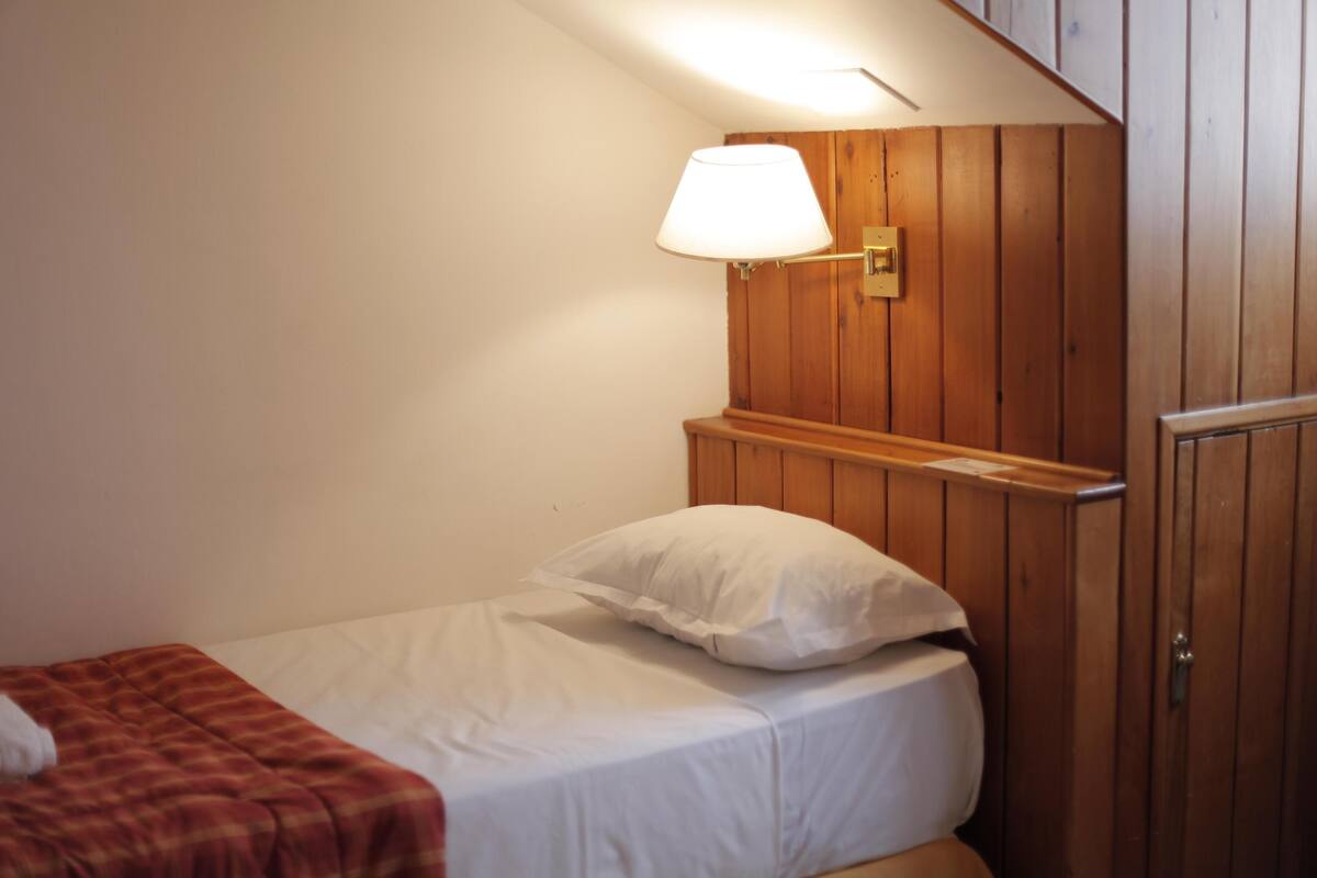 1 bedroom, in-room safe, desk, soundproofing
