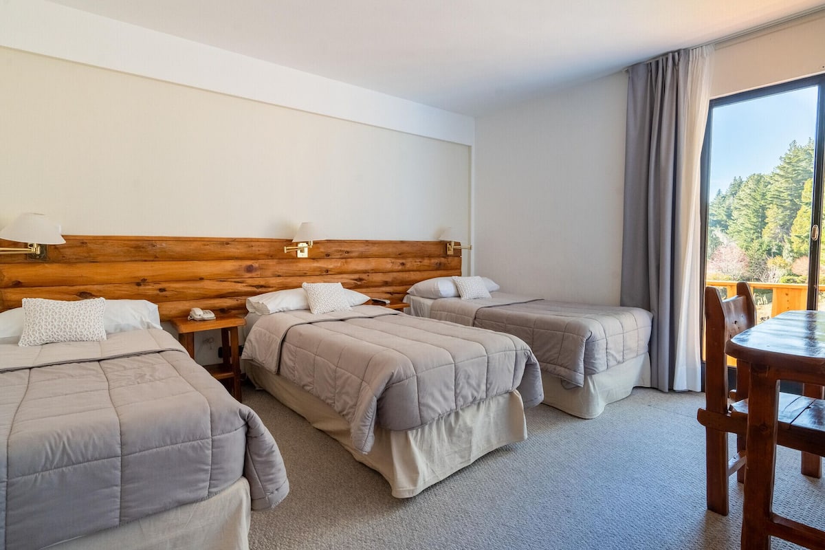 1 bedroom, in-room safe, desk, soundproofing