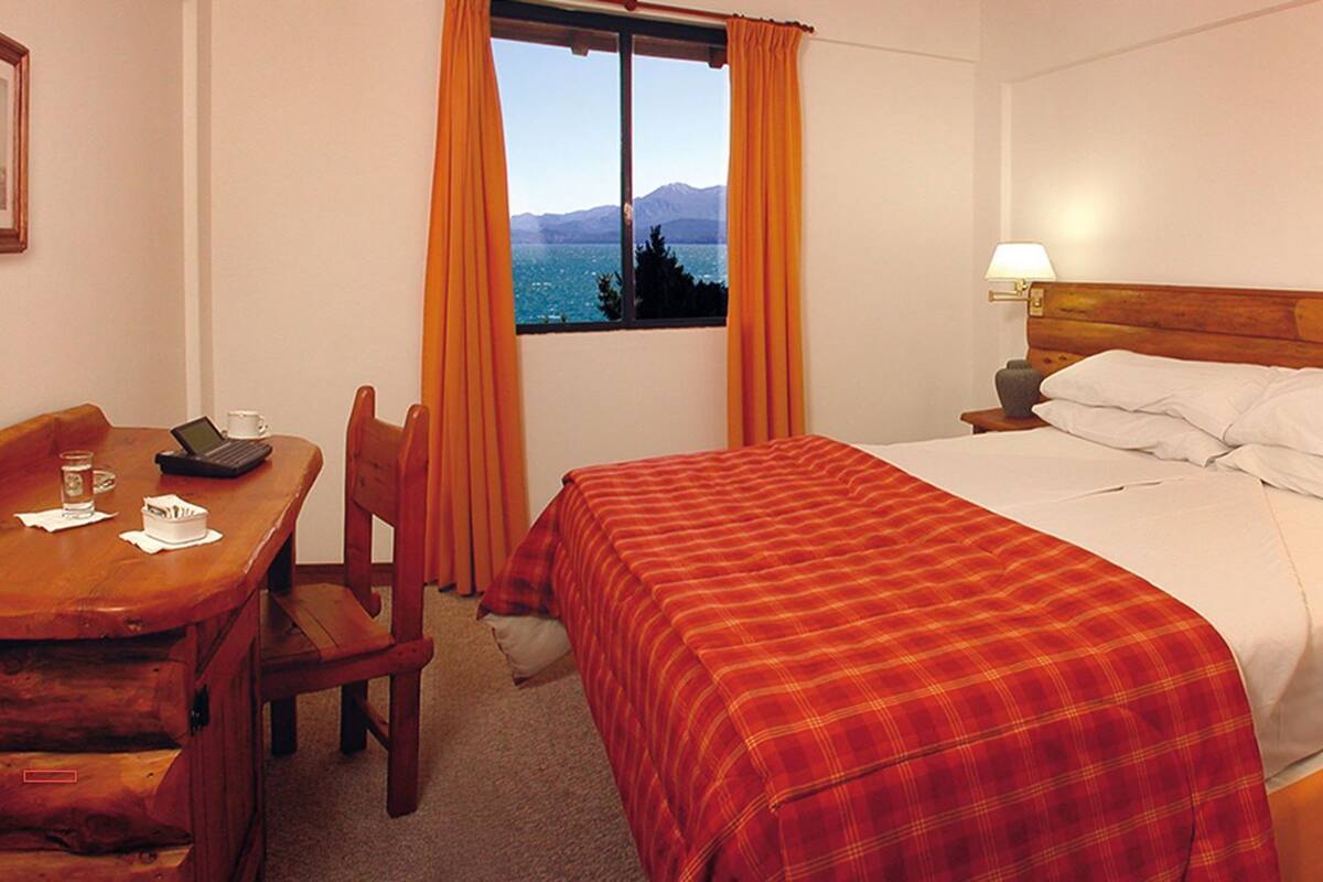 In-room safe, desk, soundproofing, bed sheets