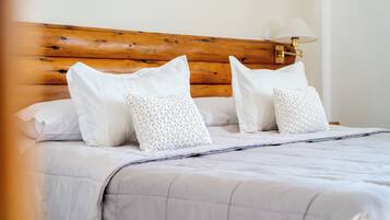 Habitacion Familiar 4 personas | 1 bedroom, in-room safe, desk, soundproofing