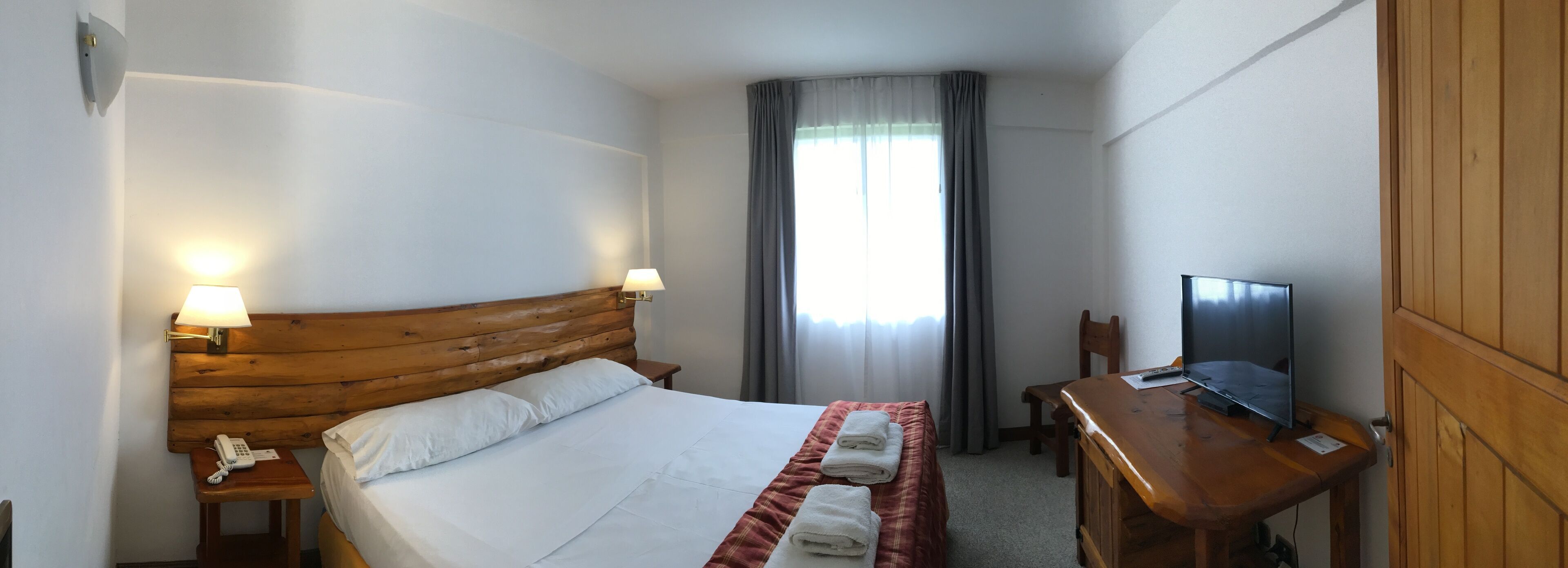 In-room safe, desk, soundproofing, bed sheets