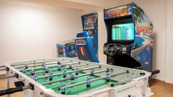 Phòng trò chơi máy arcade