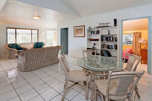 Villa, 3 chambres (Vaka) | 3 chambres, coffres-forts dans les chambres, ameublement personnalisé