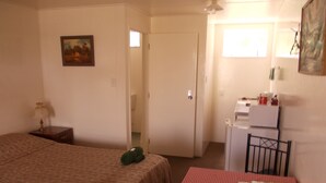 Unclassified image, 4 of 19, button - Bignell Street Motel (Whanganui)