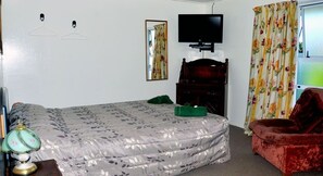 1 bedroom, premium bedding, in-room safe, soundproofing - Bignell Street Motel (Whanganui)