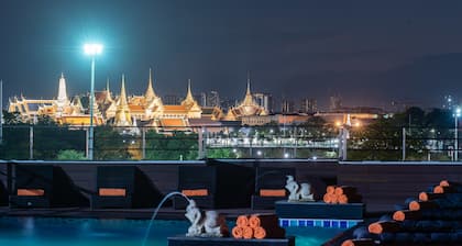 Dang Derm in The Park Khaosan