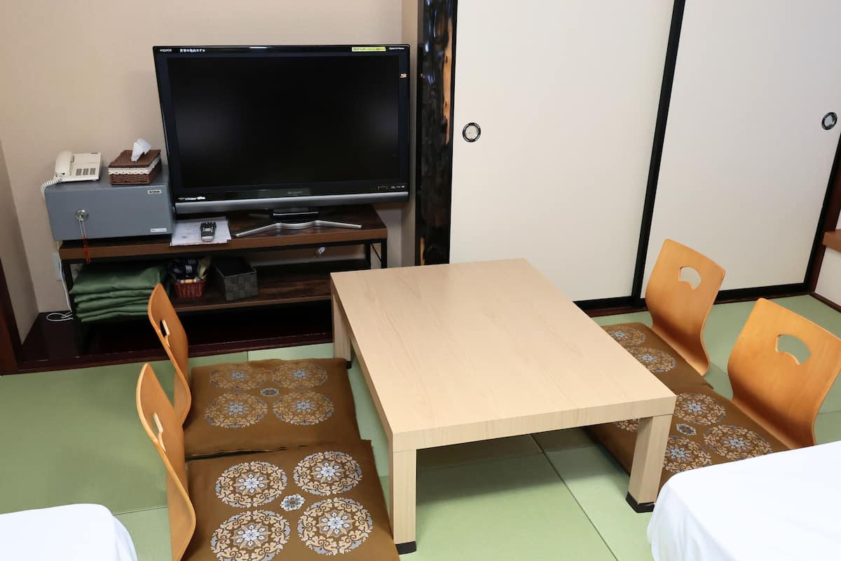 Kamar bergaya Jepang, Bebas Asap Rokok (10 Tatami Mats w/bathroom,Toilet,102) | Brankas, meja kerja, tirai kedap cahaya, dan Wi-Fi gratis