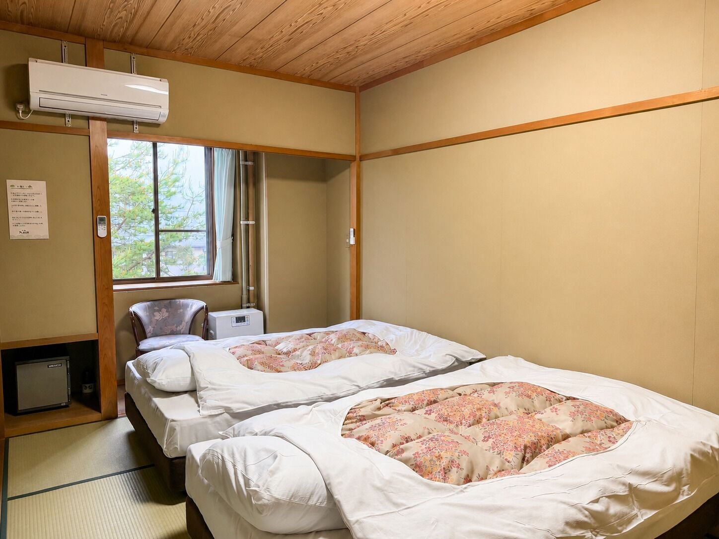 ห้องทราดิชันนัล, ห้องน้ำรวม (Japanese Style) | ตู้นิรภัยในห้องพัก, โต๊ะทำงาน, ผ้าม่านกันแสง, Wi-Fi ฟรี