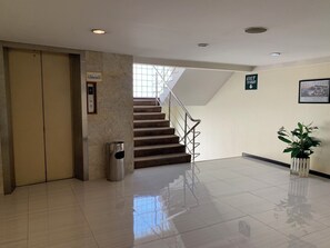 Staircase - Jumbotel Hotel (Bangkok)