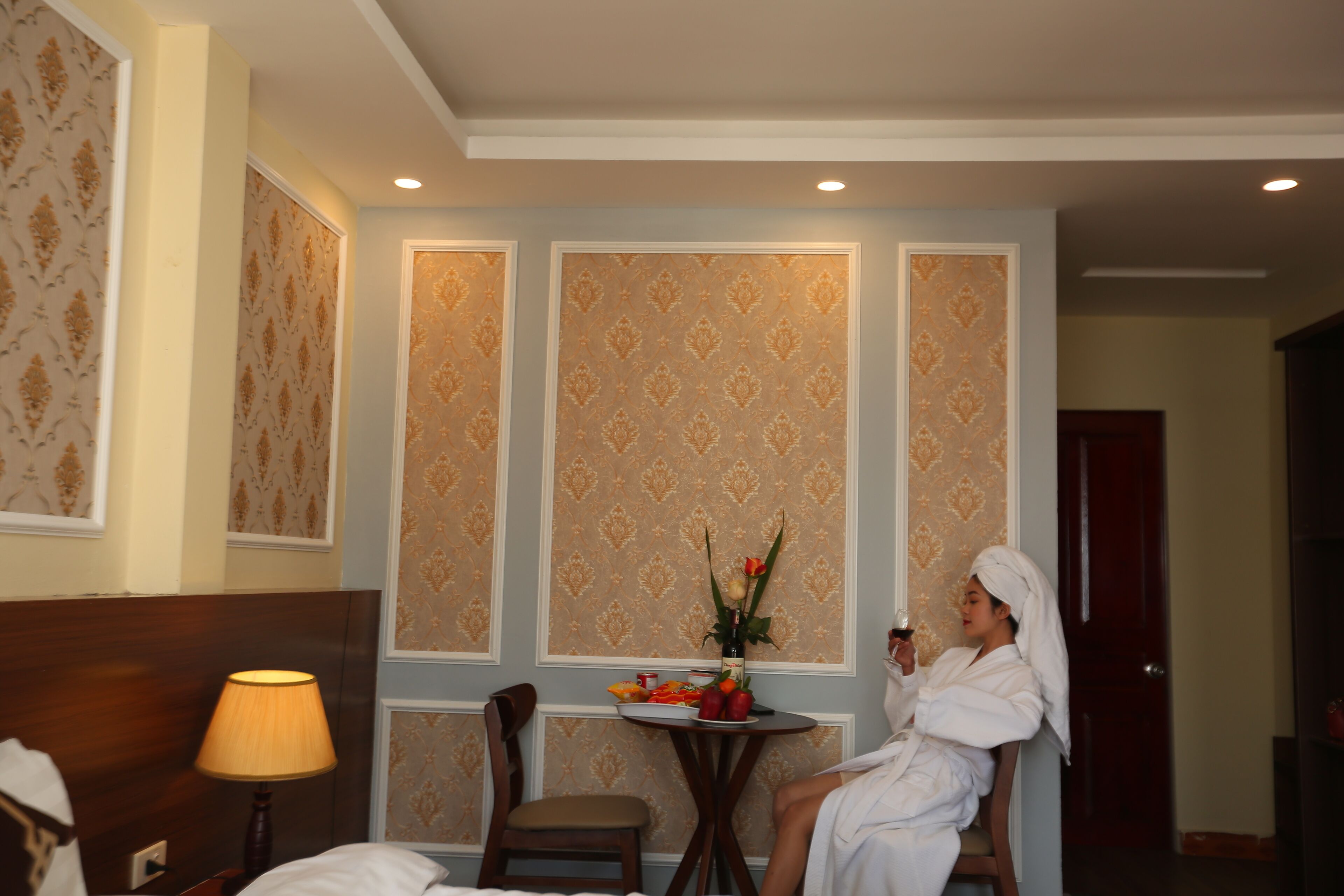 superior double room | street view