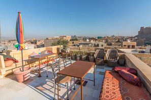 Terrace/patio - Hotel Oasis Haveli - Hostel (Jaisalmer)