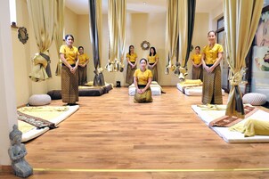 Thai massages, facials, massages