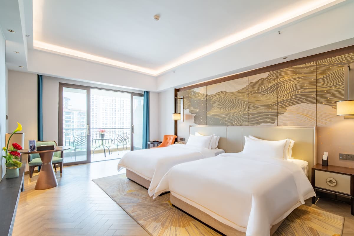 Executive Twin Room | 1 bedroom, minibar, desk, blackout curtains