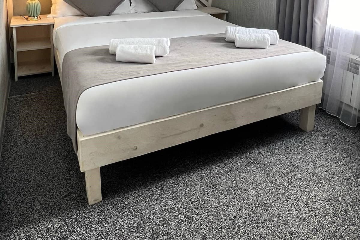 Standard-Doppelzimmer | Hochwertige Bettwaren, Minibar, Zimmersafe, individuell dekoriert