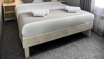 Doppia Standard | Biancheria da letto di alta qualità, minibar, una cassaforte in camera