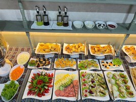 Desayuno a la carta todos los días (con cargo)