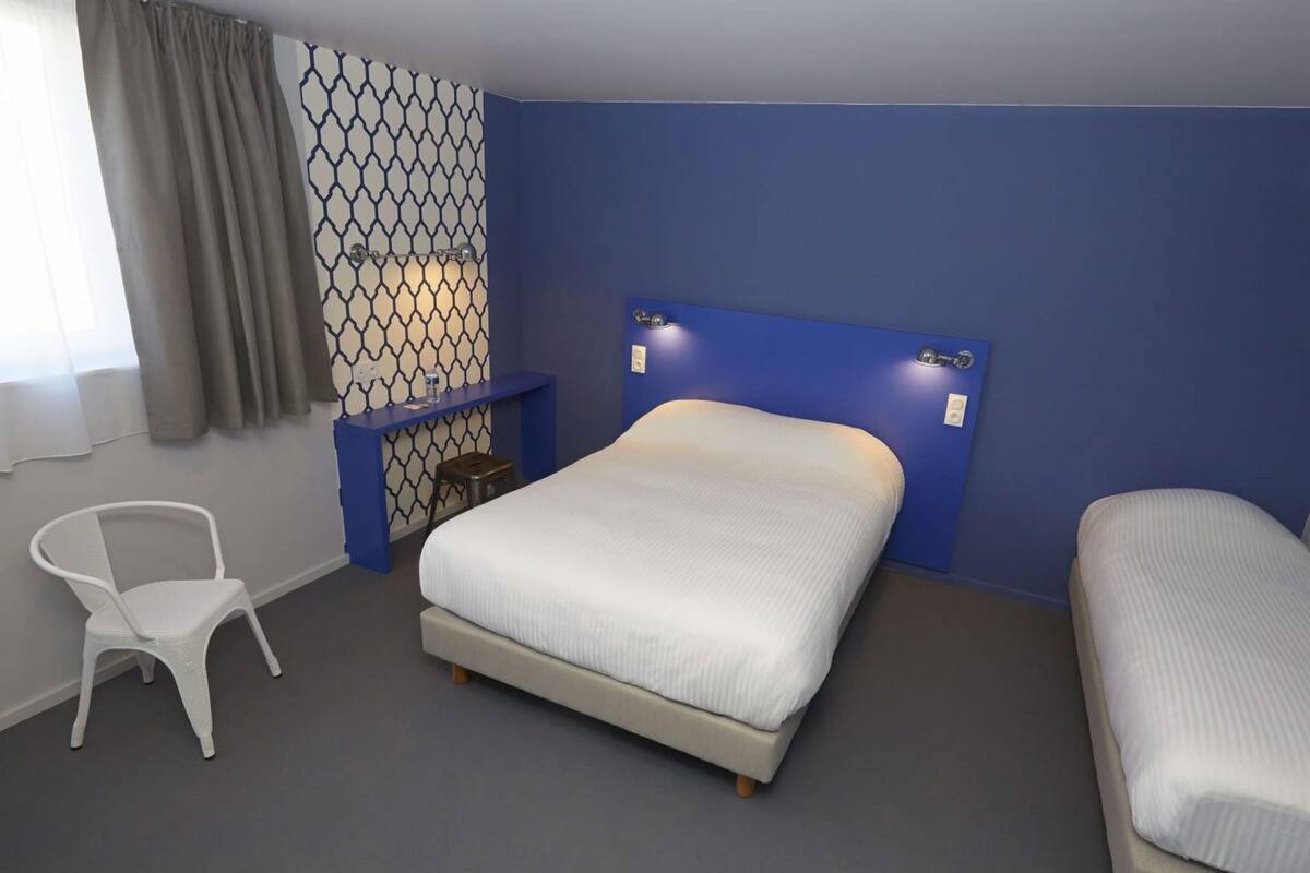 triple room | individually furnished, desk, blackout curtains, soundproofing