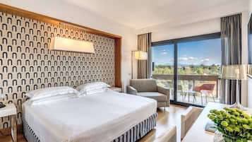 Hochwertige Bettwaren, Minibar, Zimmersafe, Schreibtisch