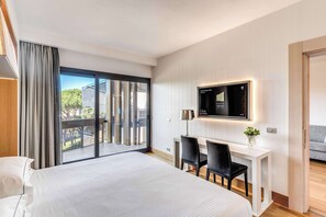 Premium bedding, minibar, in-room safe, desk - Barceló Roma (Rome)