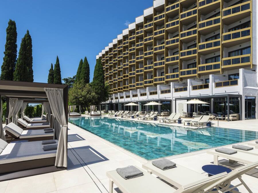 Seasonal outdoor pool, sun loungers
