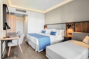 Premium bedding, minibar, in-room safe, desk - Barceló Roma (Rome)