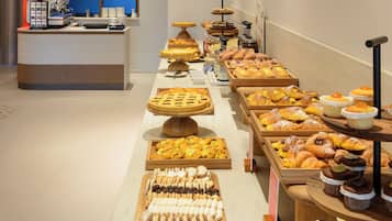 Daily buffet breakfast for a fee
