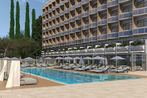 Seasonal outdoor pool, sun loungers