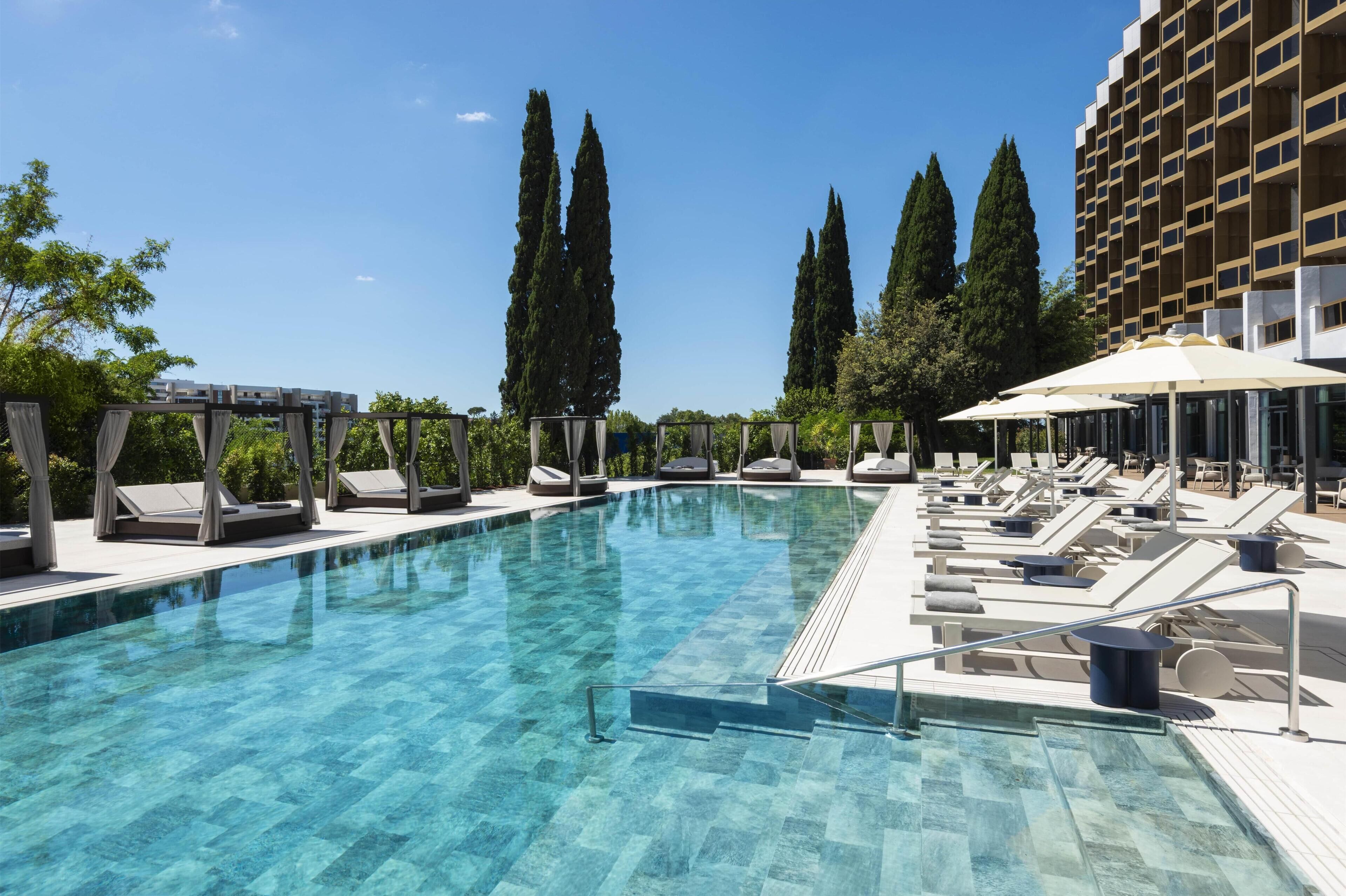 Seasonal outdoor pool, sun loungers