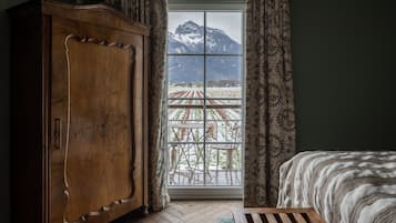 Medium room with balcony | Premium bedding, in-room safe, individually decorated