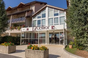 Front of property - Excellior Suites Grand Geneve (Veigy-Foncenex)