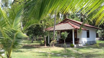 Comfort Bungalow, 1 Bedroom, Terrace, Beachside | 1 bedroom, iron/ironing board, rollaway beds, free WiFi