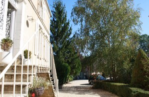 Property entrance - L'Ecrin du Serein (Sainte-Vertu)