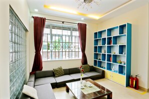 Lobby sitting area - Well-To-Do Villa (Da Nang)