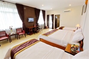 Family Room | Minibar, desk, blackout drapes, free WiFi - Well-To-Do Villa (Da Nang)