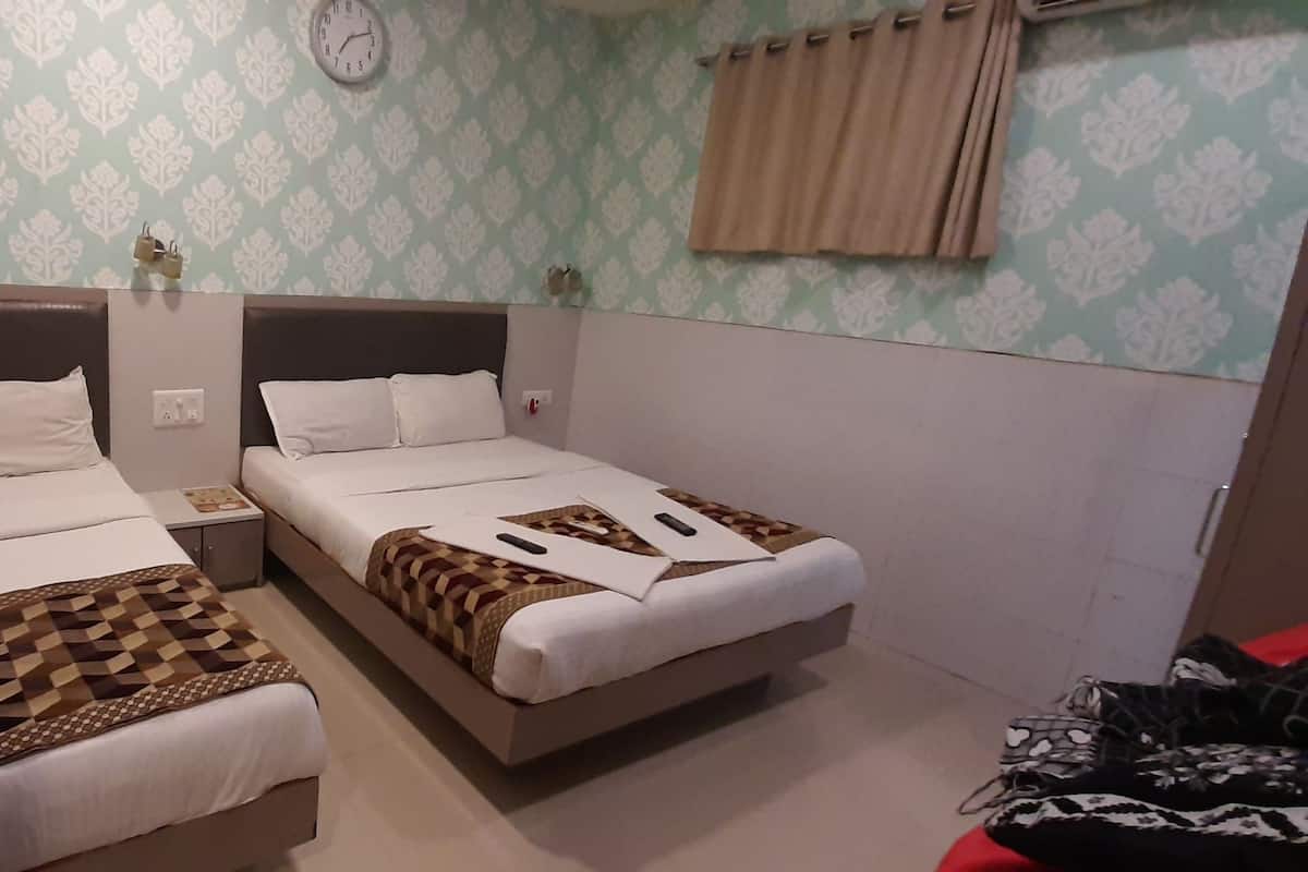 Habitación triple estándar | Wifi gratis y ropa de cama