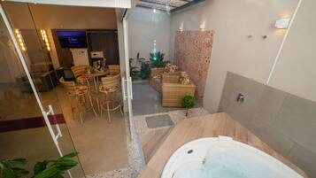 Bain à remous privé