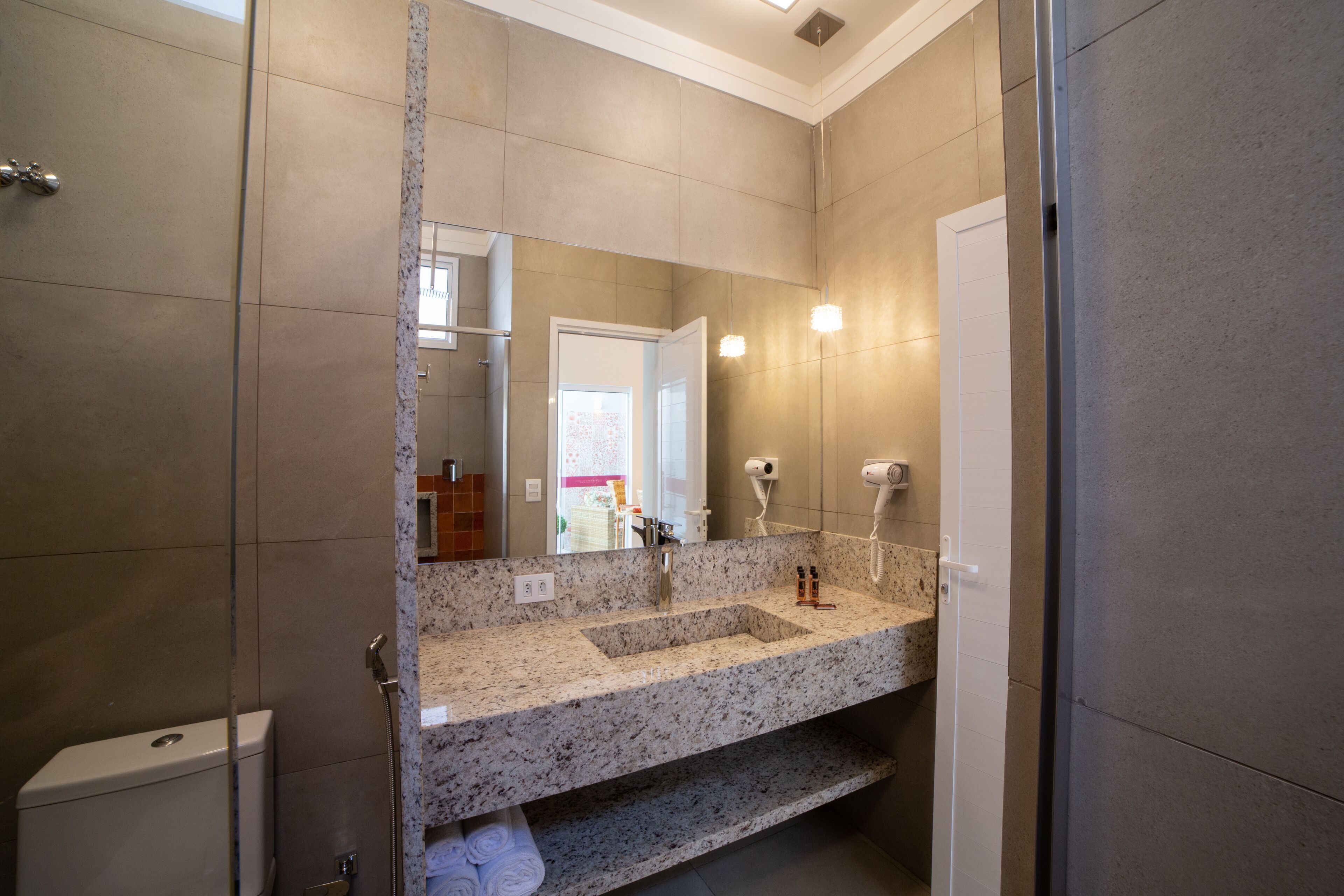 honeymoon double room | bathroom | free toiletries, towels