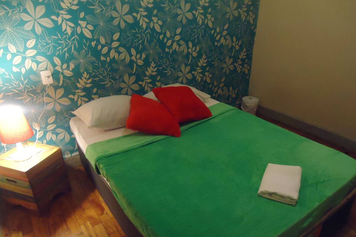 Premium bedding, rollaway beds, free WiFi