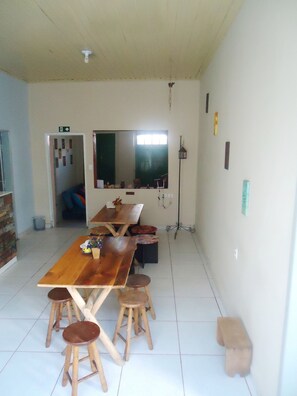 Termasuk sarapan Eropah