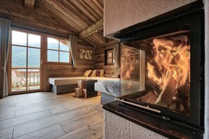 平面電視、壁爐