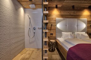 高級寢具、書桌、熨斗/熨衣板、免費無線上網