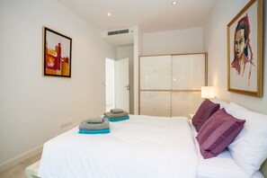 Condo, 3 Bedrooms, Sea View, Sea Facing