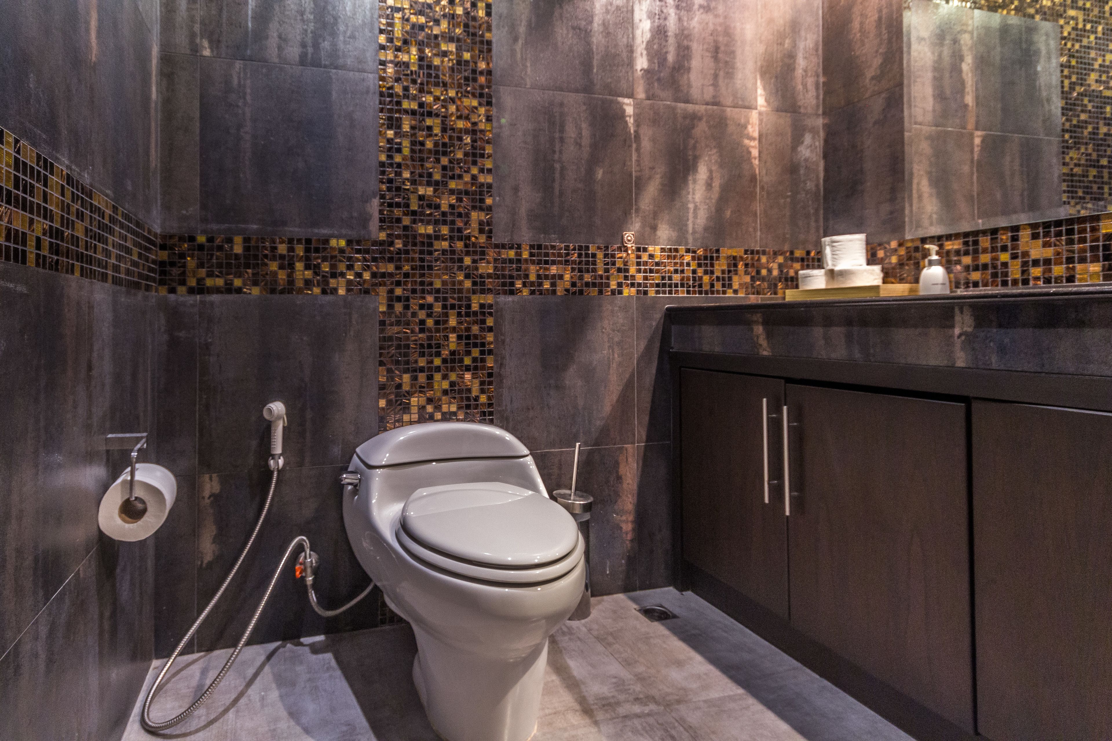 Condo, 1 Bedroom, Pool View | Bathroom | Separate tub and shower, free toiletries, towels